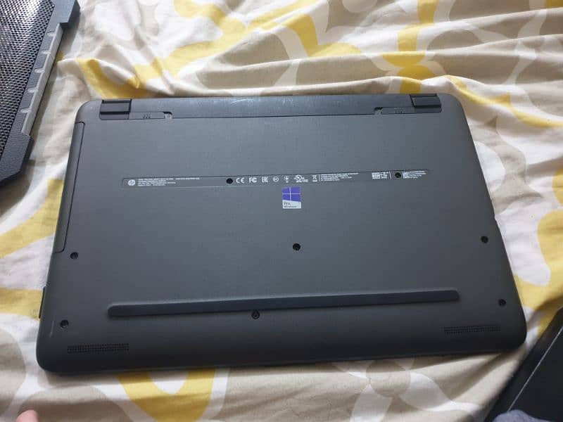 hp 250 g4 gaming laptop with charger 2