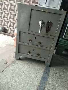 iron safe locker for cash and gold tjori