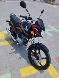 Honda CB125F 2023