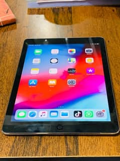 Apple iPad Air 1st Generation Wifi with logitech wireless  keyboard