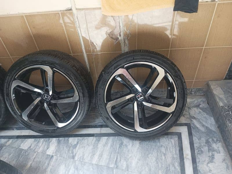 brand new 18 inch Honda rim and low profile tyres 0