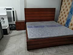 king bed available discount offer 40% off 03007718509