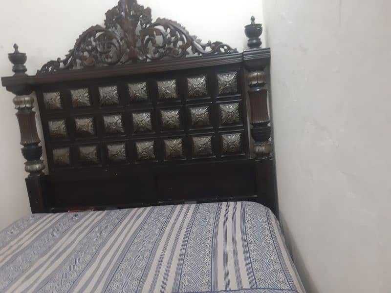 Chanoti double bed 9