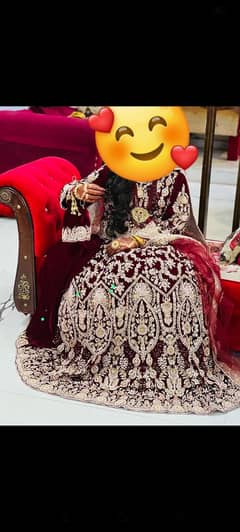 Bridal lahnga condition good  khud design krwya ha