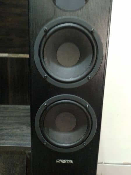 Yamaha tower speakers 1