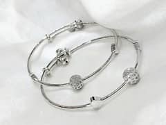 woman bracelet