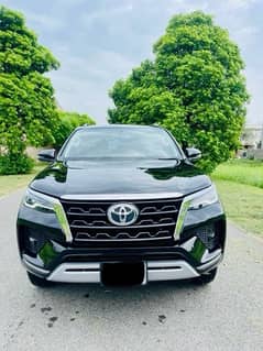 Toyota Fortuner V 2021