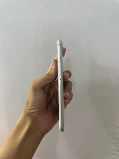 I am selling iphone 8 plus / 64 GB Non pta