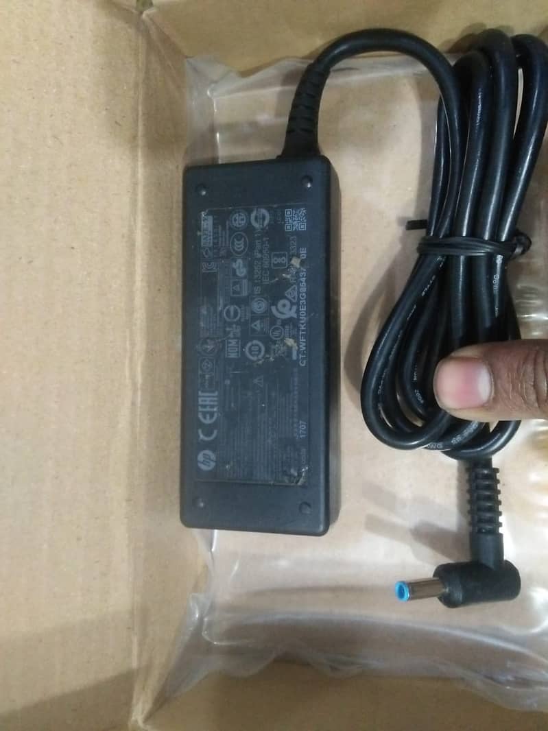 Laptop Charger Laptop Battery and Laptop Keyboard 3