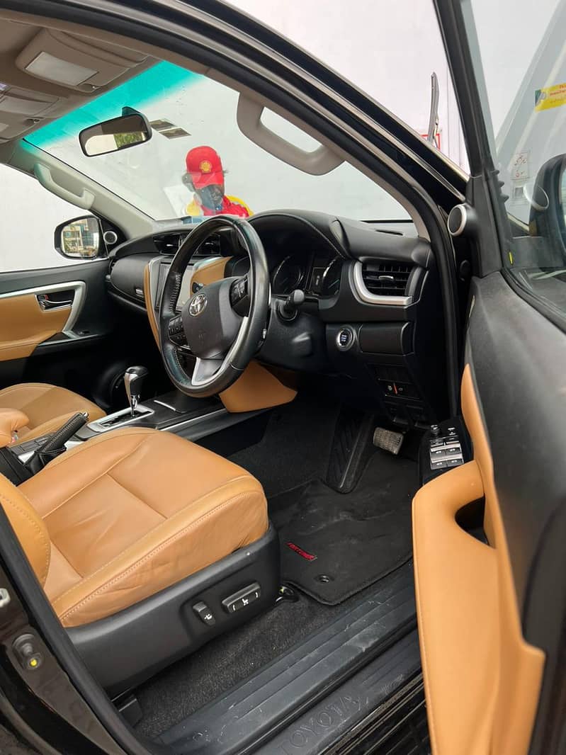 Toyota Fortuner 2.8 Sigma 4  Sigma 2018 6