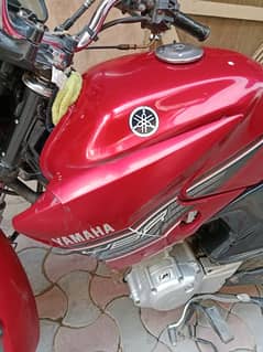 Yamaha YBR 125 Red colour 2015 model in good condition