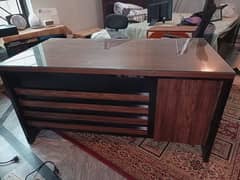 office table with complete set and top glass