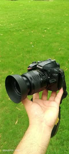 DSLR  D3200 Nikon Camra.  Lanz 18.55mm Atuo Nikon