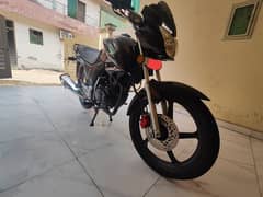 Honda CB 150F showroom condition Lush bike for sale.