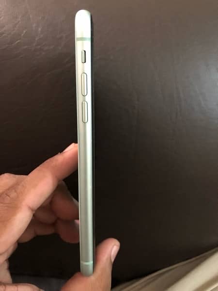 Iphone 11 64 GB Non PTA (J. V) for Sale 5