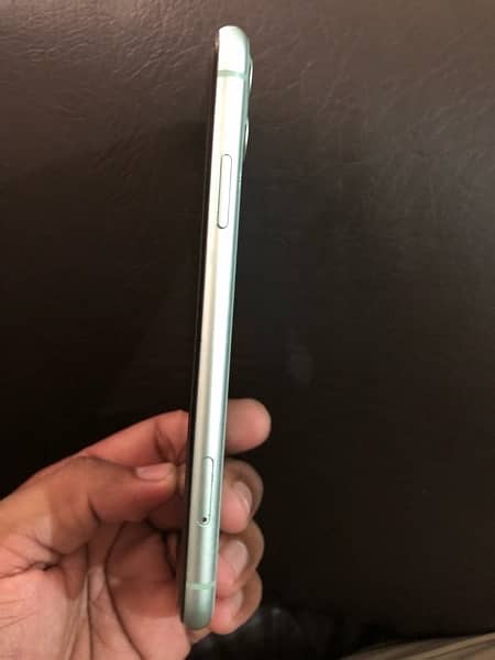 Iphone 11 64 GB Non PTA (J. V) for Sale 7