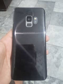 samsung s9.4gb ram 64gb rom in good condition