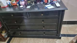 dressing table in good condition