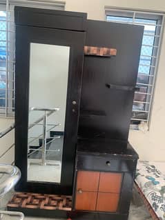 dressing table for sale in goid condition