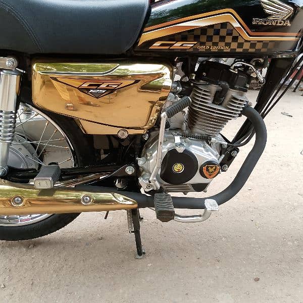 Honda 125 cc salf start special gold addition for sale 8