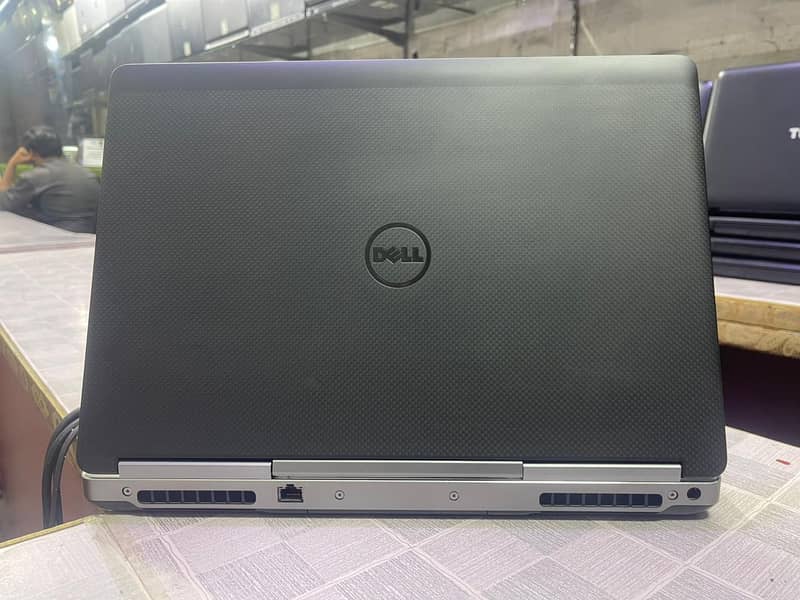 Dell Precision 7520 (04 GB Dedicated Card) (0322-8832611) 1