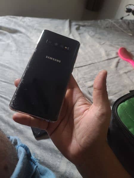 Samsung s10plus non pta panel gren ha uper wala nazar Ata ha 2