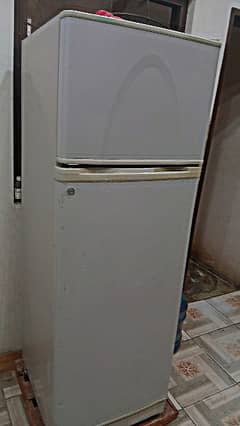 Dawlence refrigerator freezer urgent sale
