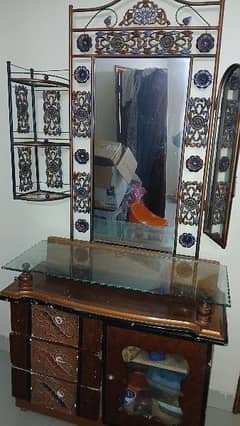 Dressing table and side table