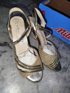 Ladies heels shoes size 39