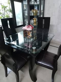 Sale Habit dinning table with 4 Chairs