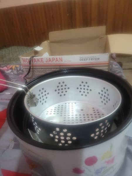 Deep fryer and steamer 3