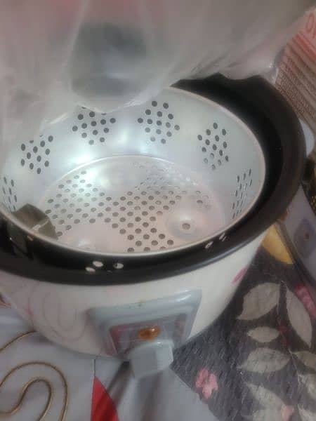 Deep fryer and steamer 4