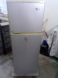 Haier Refrigerator, Model HRF-195