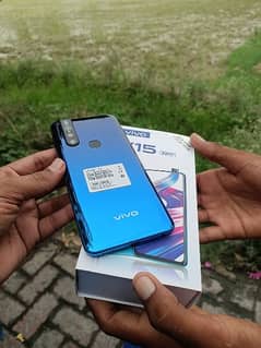 Vivo v15 8/256 with box Charger