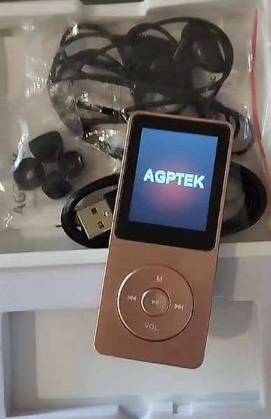 AGPTEK A02 8GB MP3 Player, 70 Hours Playback Lossless Sound music play 1