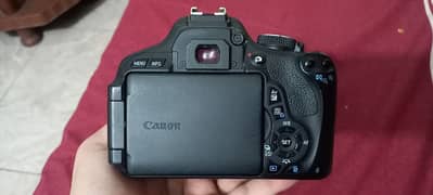 Canon 600D with kit lense in very good condition