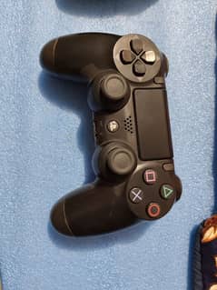 Two Sony Ps4 or pc chargeable gaming controller