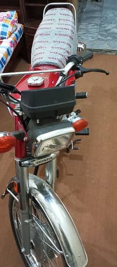 Honda 125 Red