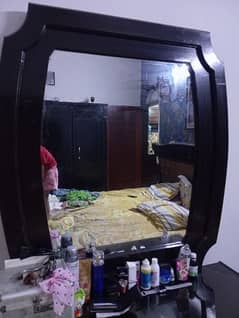 dressing table in good condition