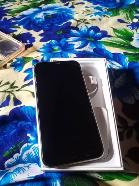 iphone 11 jv 64 gb 10/10 with box pin 1