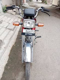 bike full ok hai condition 10 by 10 hai or one hand bike use hai