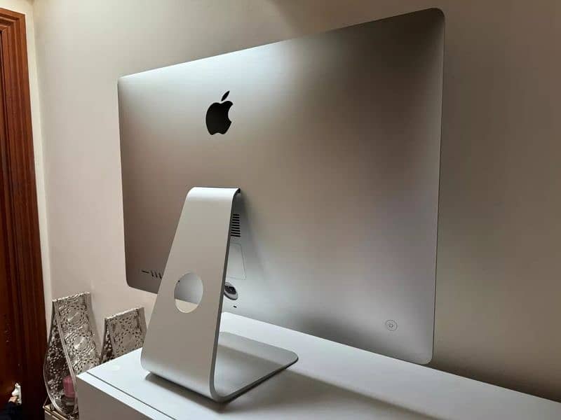 Apple iMac 21.5” Intel Core i5-4570S 2.9Ghz 8gb 1TB Hard 3