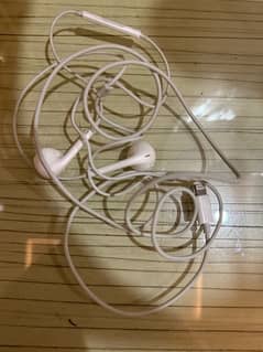 Apple Earpods (lightning connector)