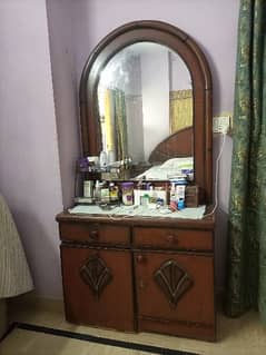 Dressing table with mirror