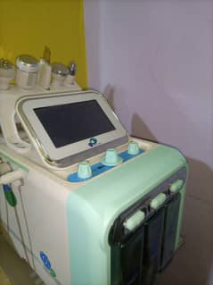 Hydrafacial machine for salon