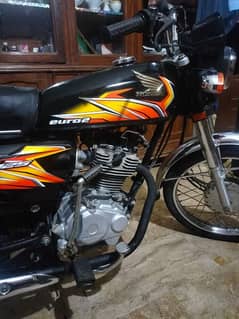 Honda 125 2021 model Karachi number excellent and original condition