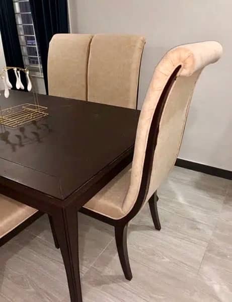 6 seater wooden dinning table 2