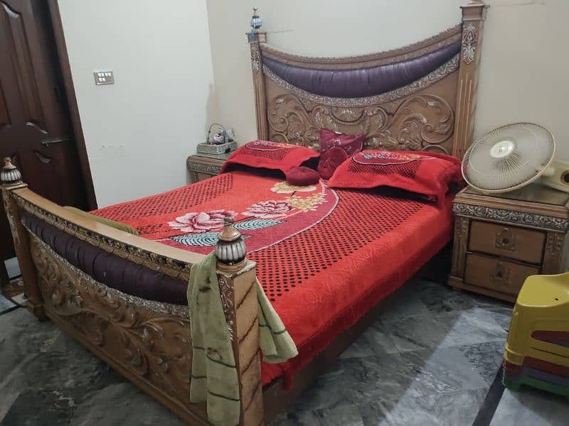 complete bed set with side table and dressing table 1