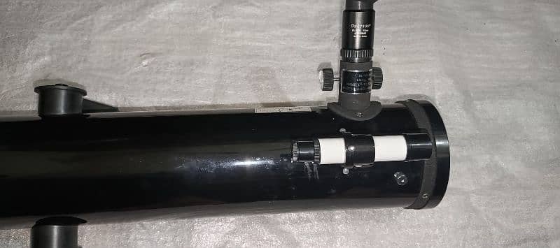 Reflector telescope 114-900 like a new 2