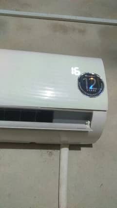Dawlance inverter AC 1 ton for sell